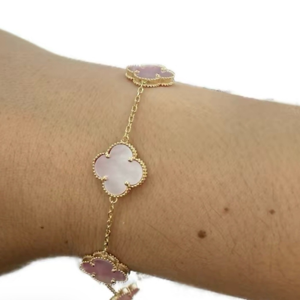 Chic Gold and Pink Clover Bracelet